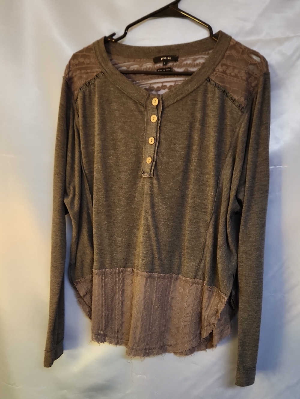 Miss Me Heather Grey Lace-Trim Henley Sz L